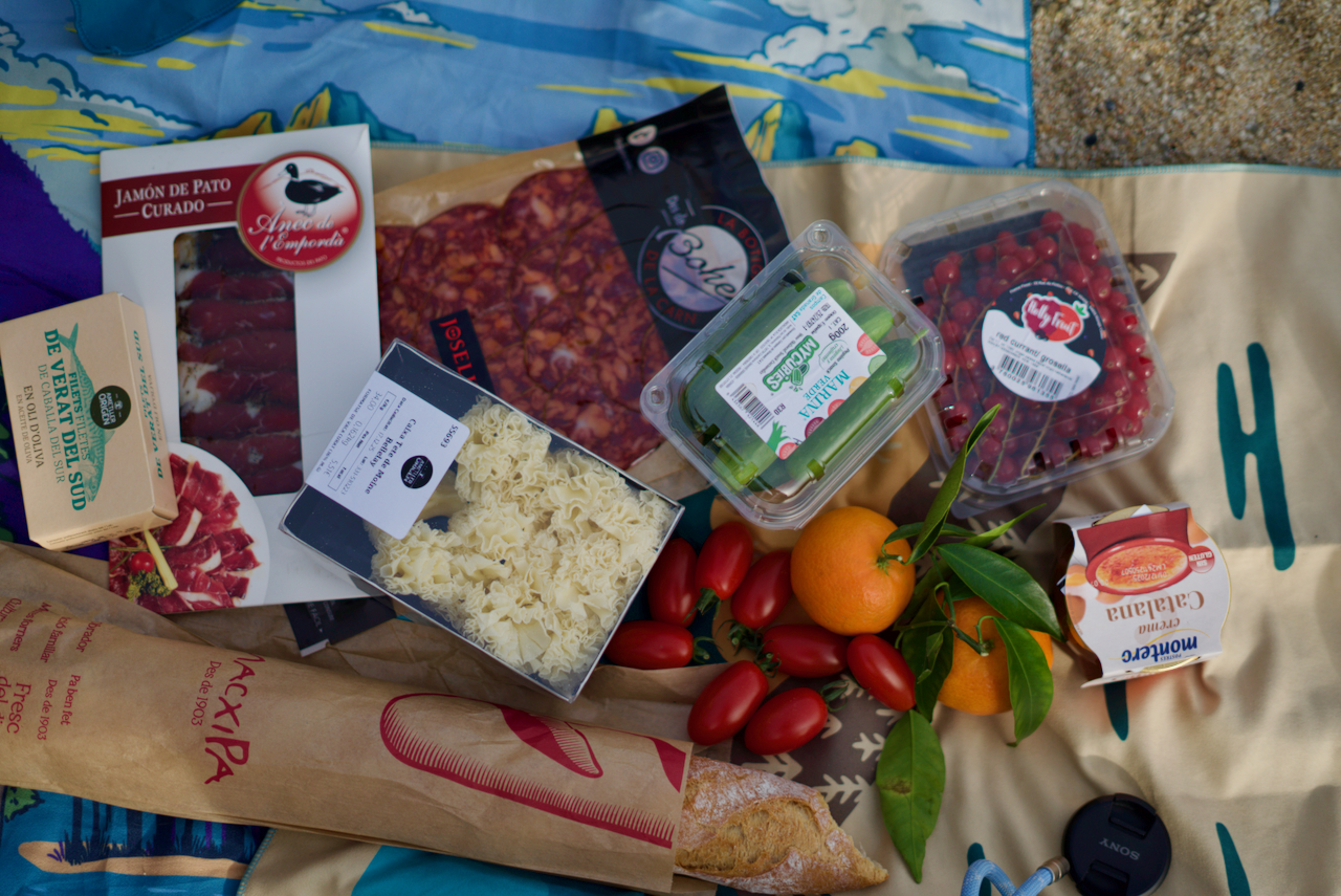 A spread of food for a picinc