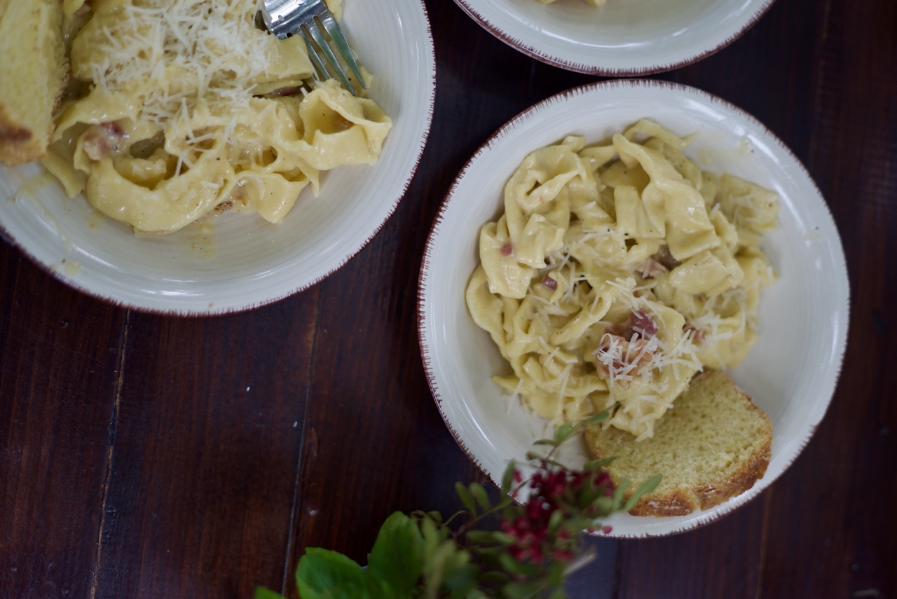 Carbonara pasta in bowls