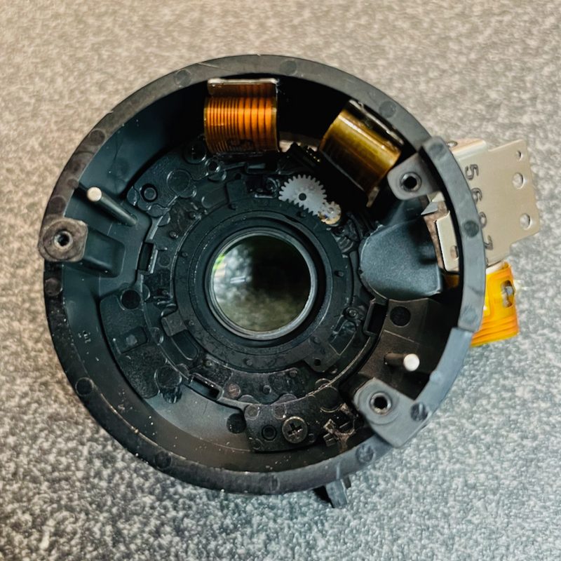 aperture mechanism in lens